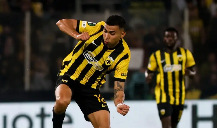 Orbelín Pineda y AEK ganan, pelean en la zona alta de la Conference League 