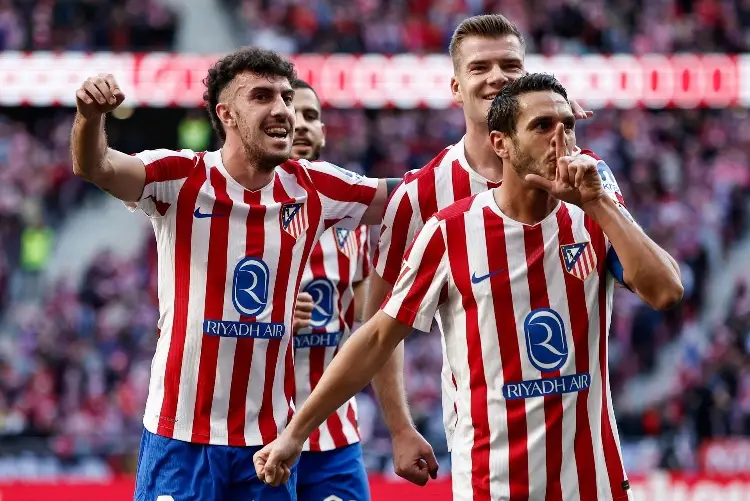 Atlético de Madrid gana y se mete a la pelea por el liderato en España