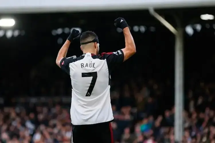 Raúl Jiménez y Fulham consiguen tres puntos valiosos en la Premier League 
