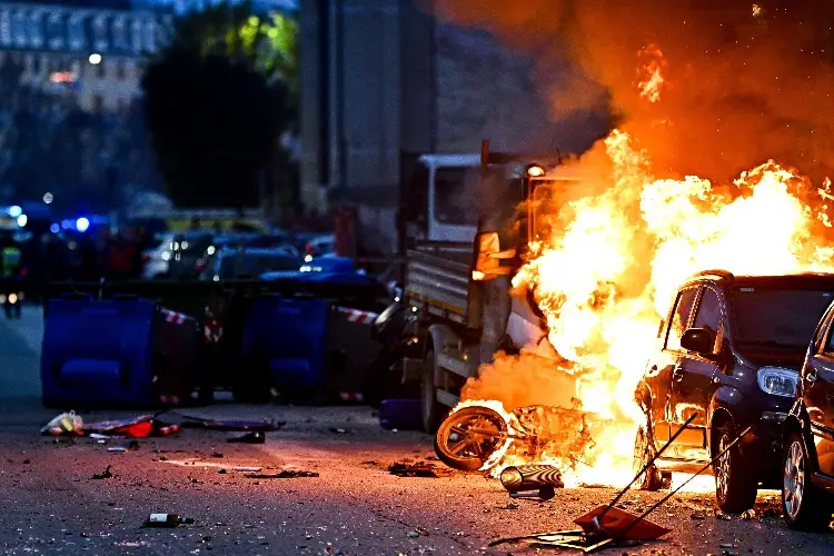 ¡Caos en Italia! Ultras se enfrentan en las calles previo al Inter vs Genoa (VIDEO)