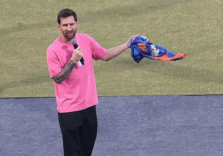 Saludar a Messi te puede costar hasta 200 mil pesos