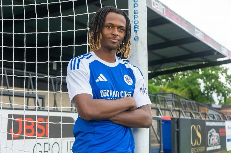 Fallece futbolista en Inglaterra tras accidente de tráfico