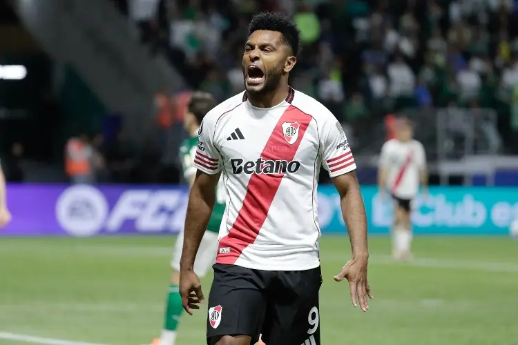 Desde River Plate, Miguel Borja llegó a CDMX para fichar con Cruz Azul (VIDEO)