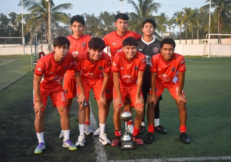 Halcones Rojos se coronan campeones del Torneo Decembrina 2025