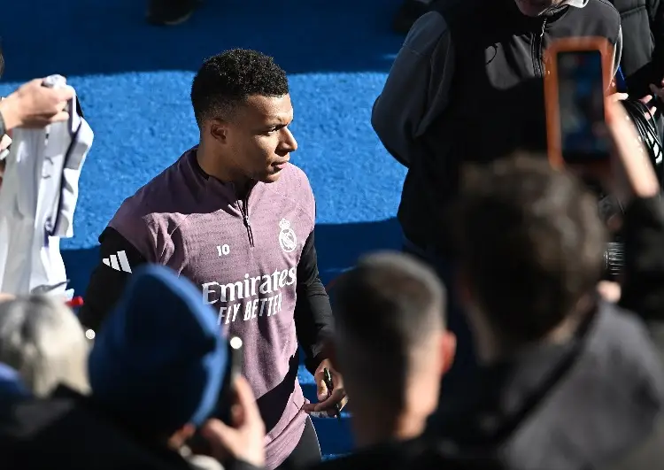 Sancionan con jubilación anticipada a policía al que Mbappé donó 60 mil euros