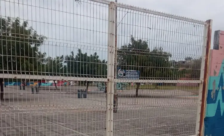 Vecinos de Las Hortalizas denuncian cierre de la Unidad Deportiva 'La Bulla'