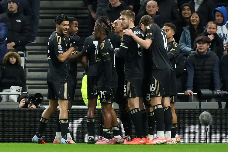 Raúl Jiménez y Fulham pierden en el último minuto ante un club que busca no descender