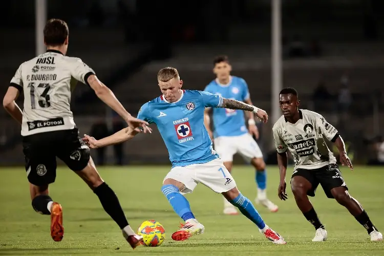 ¡Por fin! Cruz Azul se deshace de Mateusz Bogusz tras una larga espera