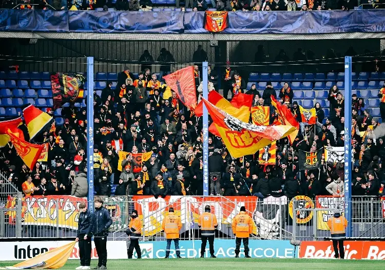 Afición en Francia defiende a Saint-Maximin: 'Mexicanos, chin.. a su mad..' (VIDEO)