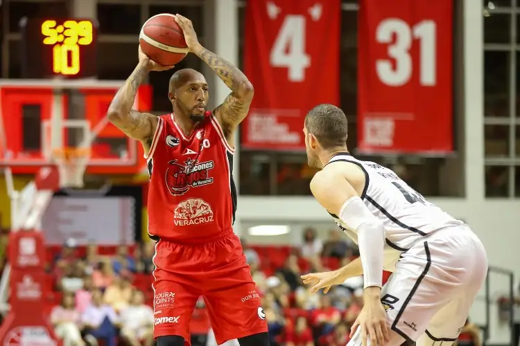 Piden a Veracruz redoblar esfuerzos para que regresen los equipos de basquetbol