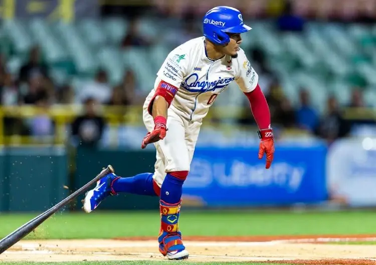 Fue protagonista en la Serie del Caribe y llega para reforzar a El Águila de Veracruz 