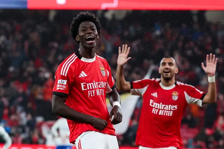 Benfica gana en Portugal y apunta al Real Madrid 