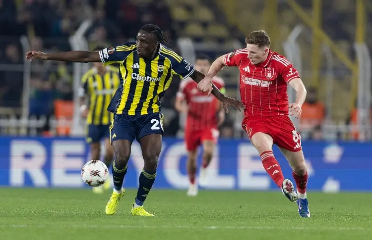 El Fenerbahce de Edson Álvarez sufre duro golpe en los Playoffs de la Europa League 