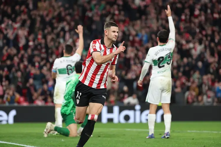 El Athletic Club hunde al Elche y se mete a la pelea por competencias europeas