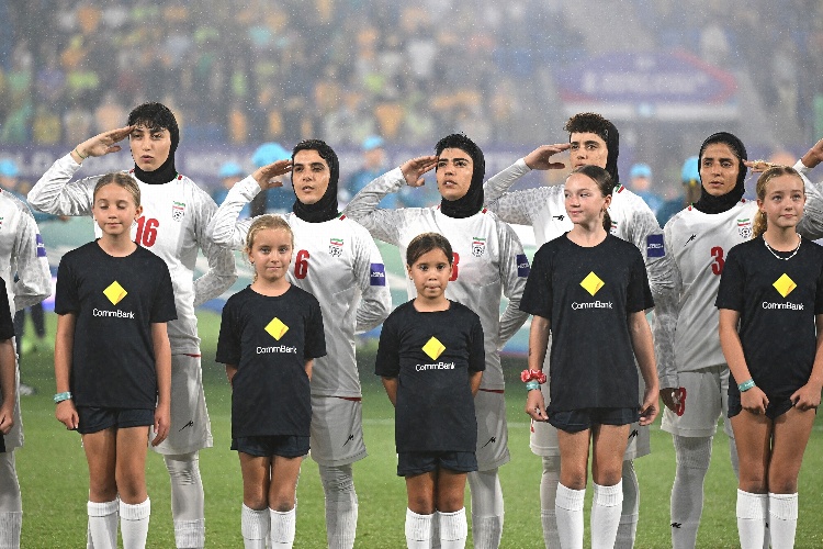 Jugadoras de Irán temen sufrir represalias, piden que se les dé asilo político en Australia