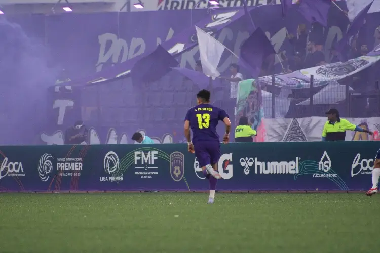 FMF impone dura sanción a barra del Racing de Veracruz tras la muerte de un fan de Celaya