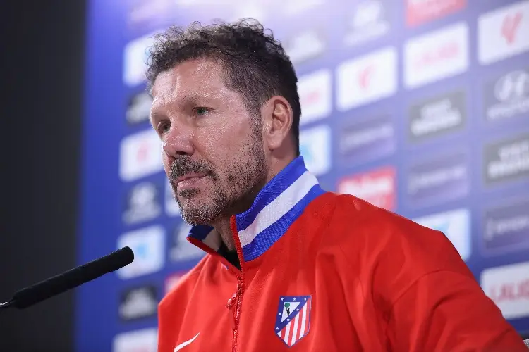 Diego Simeone dice que intentarán competir con el Barcelona en Champions League 
