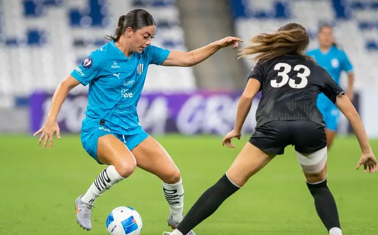 Rayadas vence a Pachuca y se mantienen invictas en la cima de la Liga MX Femenil 