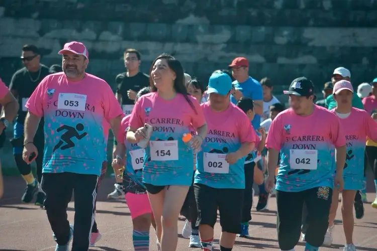Todo un éxito la Tercera Carrera Down en Xalapa 