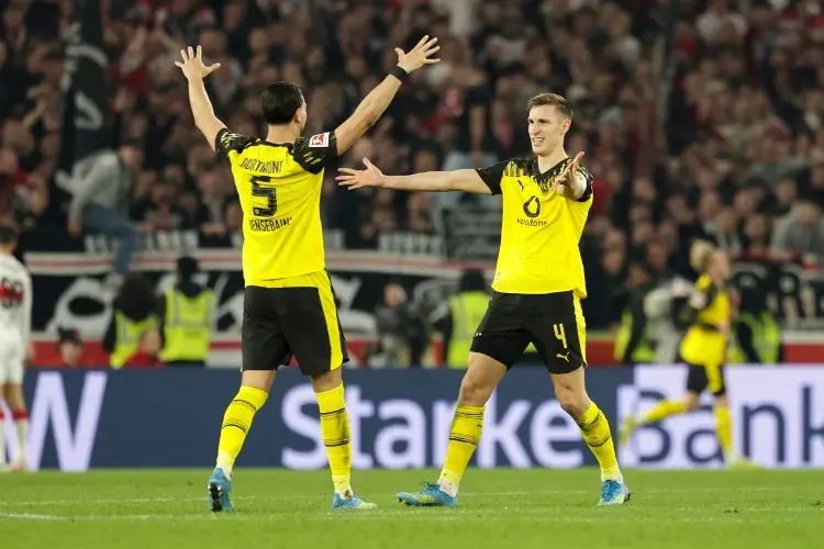 Borussia Dortmund gana y continúa su persecución por el liderato de la Bundesliga 
