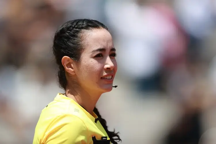 Katia Itzel lanza mensaje tras críticas por polémico arbitraje en Pumas vs Mazatlán