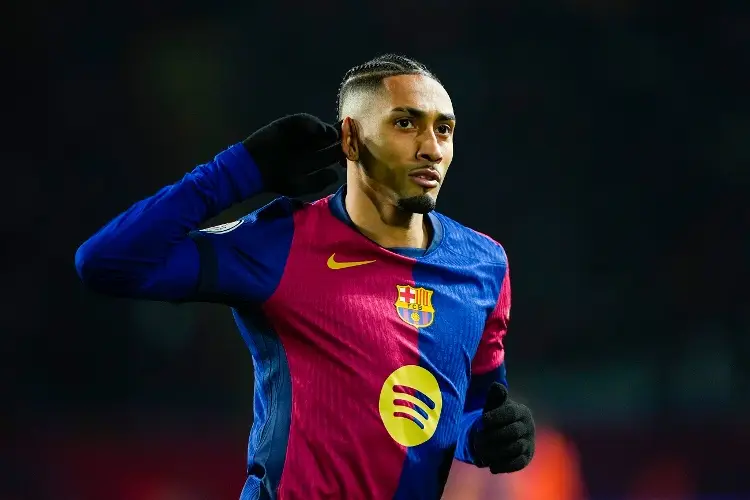 Fue un robo: Raphinha explota tras eliminación de Barcelona en la Champions League (VIDEO)