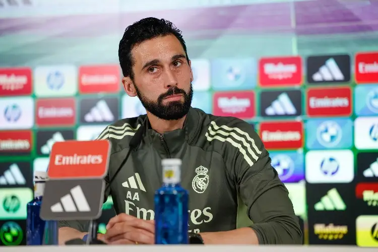 ¿Arbeloa renunciará como DT del Real Madrid tras quedar eliminado en la Champions League? Esto responde