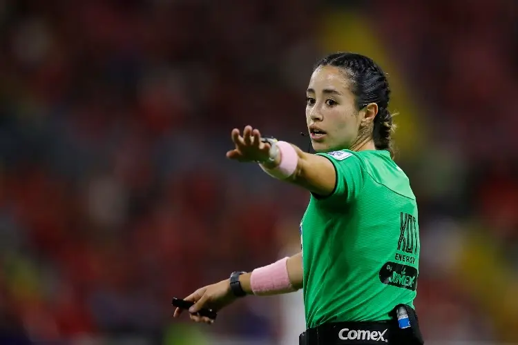 Oficial: Sancionan a DT de Mazatlán tras comentarios hacia la árbitro Katia Itzel García
