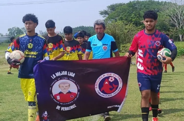 Con la liguilla en el horizonte, la Liga Pirata Fuente eleva su nivel