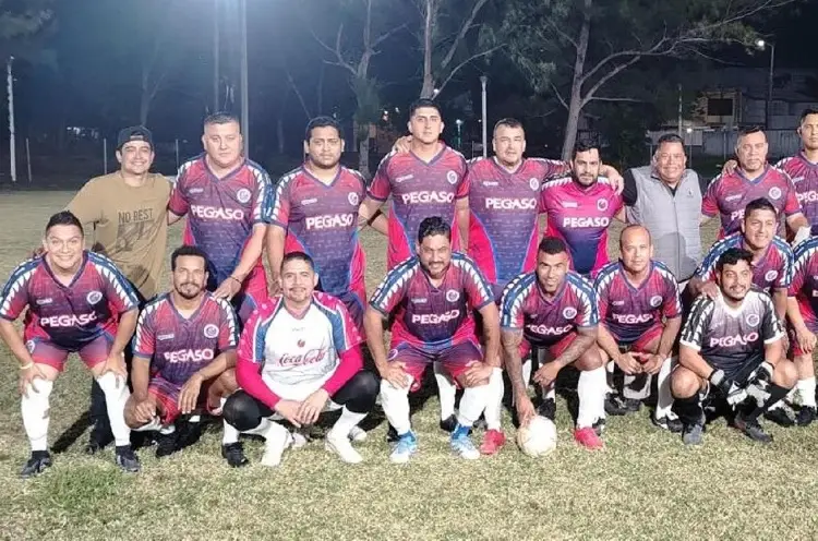 Tiburones Rojos vs Matasanos en la gran final de la Liga Interdepartamental