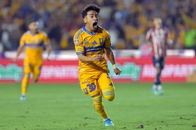 Tigres se impone a Chivas y se acerca a las semifinales 