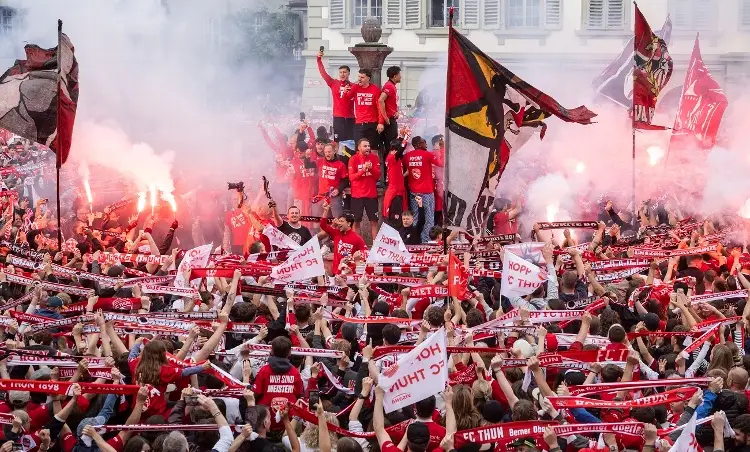 ¡La nueva Cenicienta! Hace un año ascendían a Primera División y ahora son campeones tras 128 años de sequía