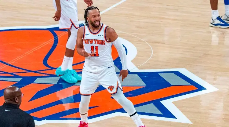 NBA: Los New York Knicks vencen a los 76ers en el inicio de las Semifinales 