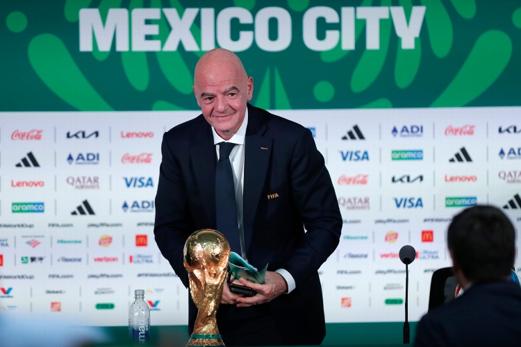 Presidente de la FIFA asegura que el Estadio Azteca unió a México, Estados Unidos y Canadá