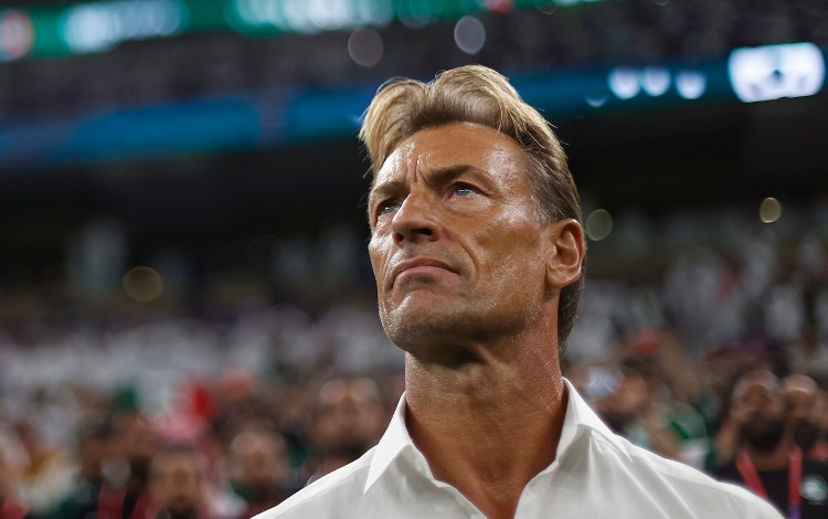 Lo despidieron a dos meses del Mundial, pero consigue colarse como DT a una selección