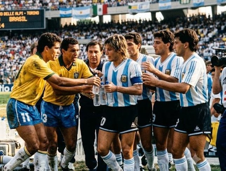 La vez que Argentina alteró las bebidas de Brasil para sacar ventaja y avanzar en el Mundial