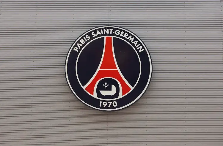 PSG ficha a un mediocampista de 18 años