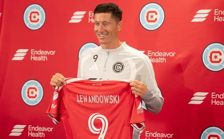 Robert Lewandowski ya porta los colores de su nuevo club en la MLS 