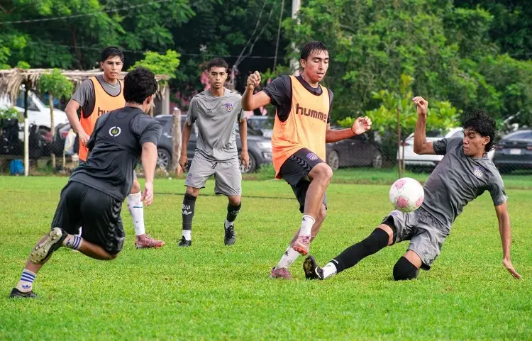 Racing de Veracruz TDP pule detalles con un interescuadras en su pretemporada 