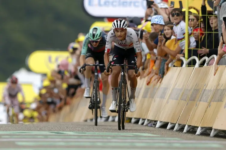 Isaac del Toro se luce y queda en segundo lugar durante la etapa 14 del Tour de Francia 