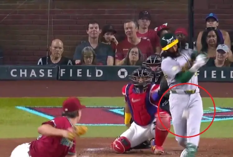 Beisbolista sufre fractura testicular en pleno juego de Grandes Ligas (VIDEO)
