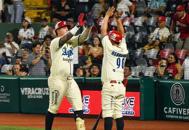 En extra innings, El Águila de Veracruz vence a Tabasco y sueña con entrar a playoffs