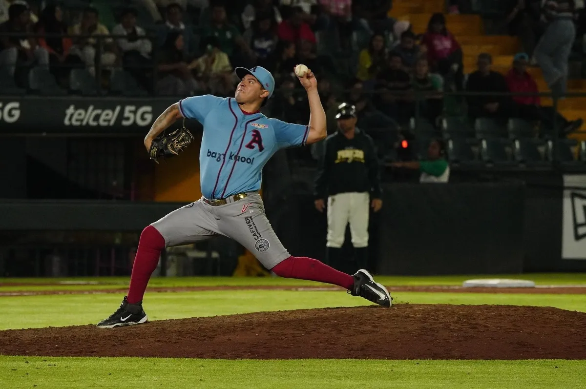 Pericos apalea a El Águila de Veracruz en el arranque de la última serie de la temporada