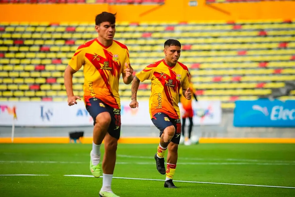 'Estamos de luto por el futbol mexicano': Jugadores de Morelia protestan en las calles (VIDEO)