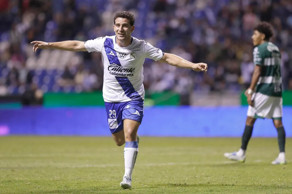 Un veracruzano pone a Puebla quinto de la tabla luego de vencer a Santos Laguna