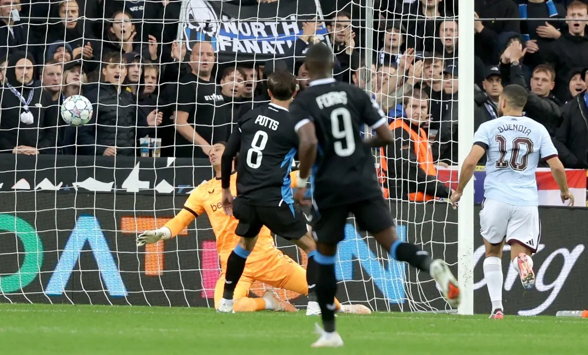 Aston Villa se impone al Club Brujas en su debut en la Champions League 