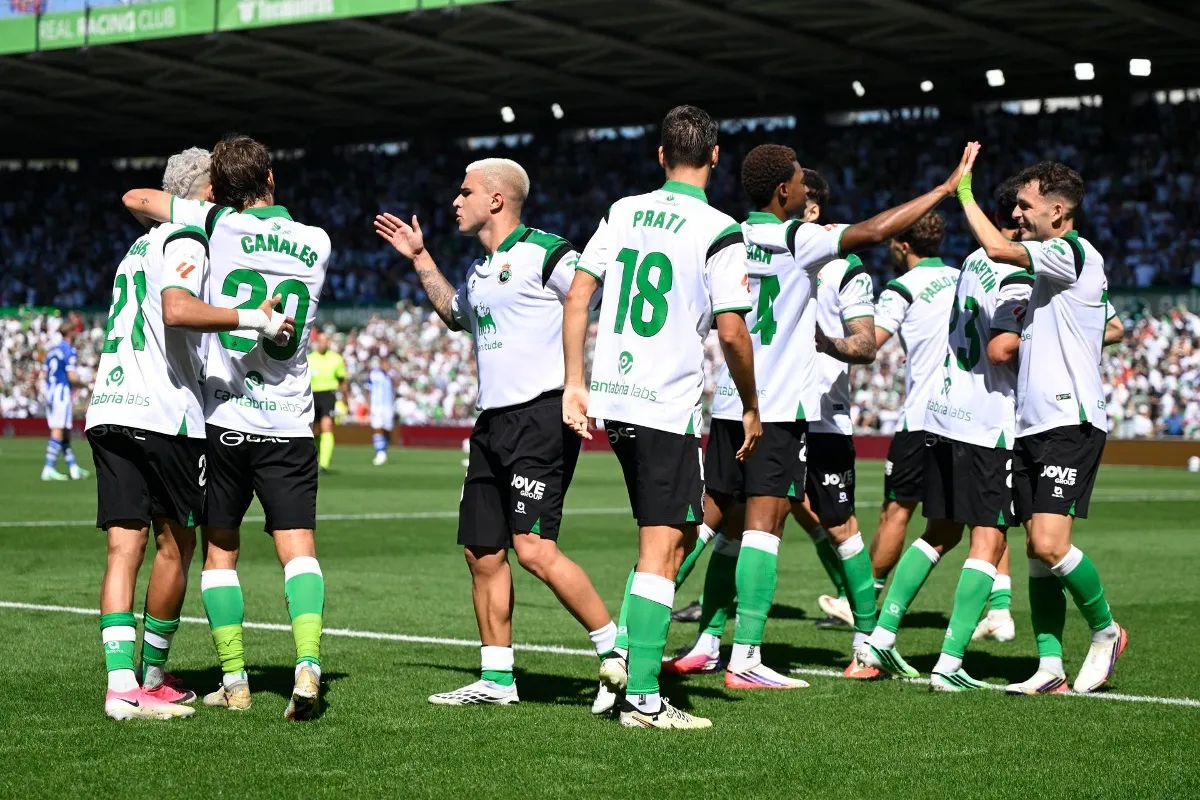 Sergio Canales y Racing de Santander frenan al Alavés 