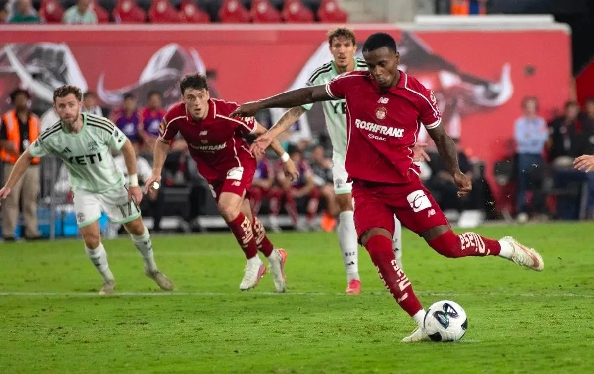 ¡No se va! Helinho renueva su contrato como futbolista del Toluca  