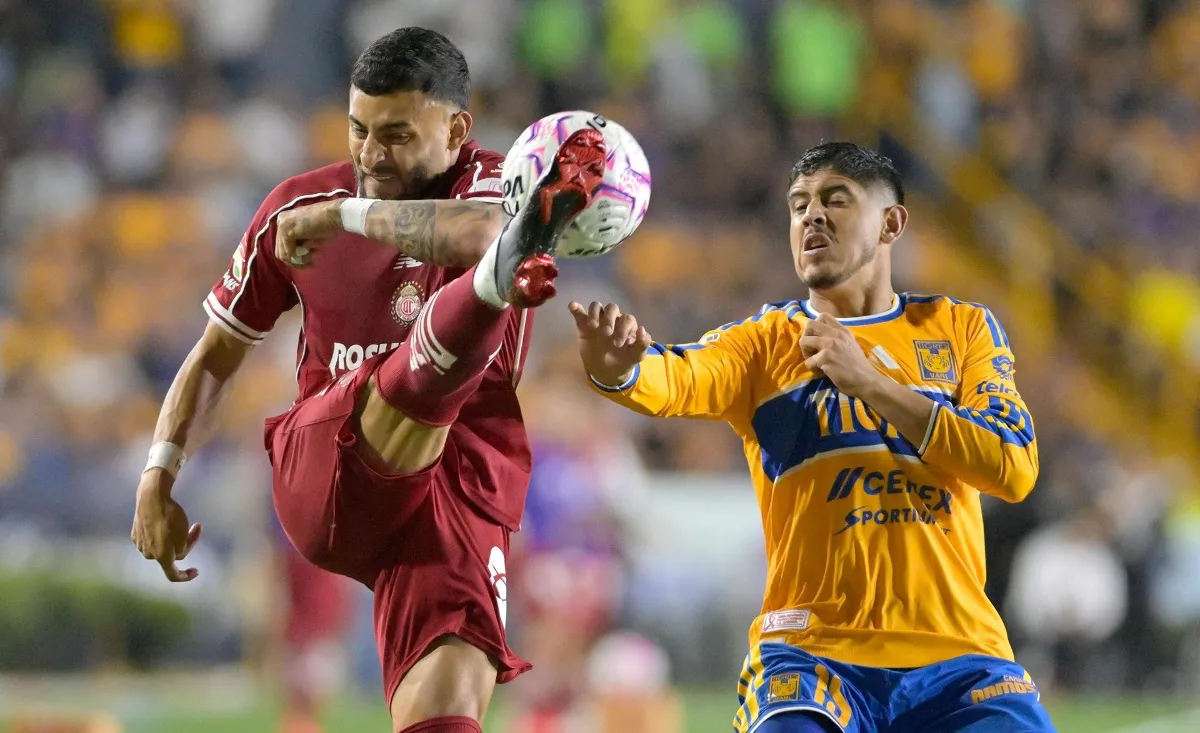 Tigres sorprende y hace pesar el ‘Volcan’ contra Toluca 