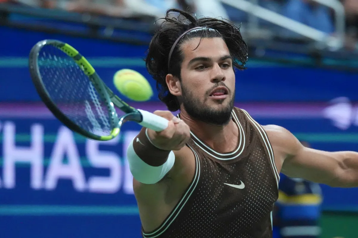 Tenis: Carlos Alcaraz avanza a semifinales en el ATP 500 de Viena